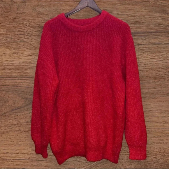XL Crewneck Relaxed Teddy Sweater Future Collective Red - Picture 5 of 9